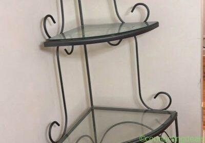 Glass corner shelf in New York