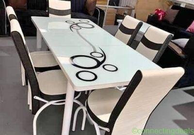 Free ad: Gloednieuwe eettafels verkrijgbaar met 4 of 6 in Amsterdam. Gloednieuwe eettafels verkrijgbaar met 4 of 6 in Amsterdam