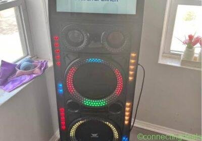 Golden karaoke Speaker with Android tablet in New York