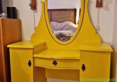 Gult sminkbord in Gothenburg