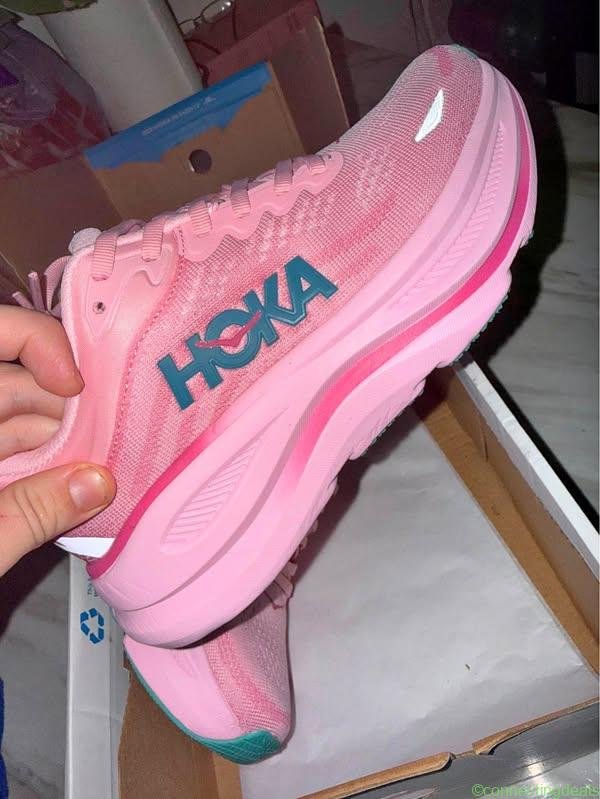 HOKA