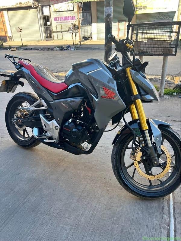 Honda cb190r 2017