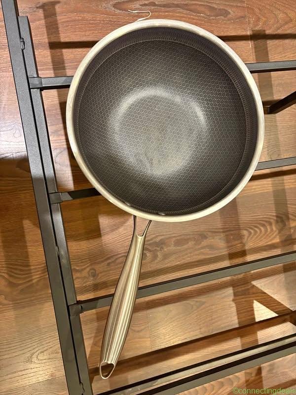 Honeycomb wok