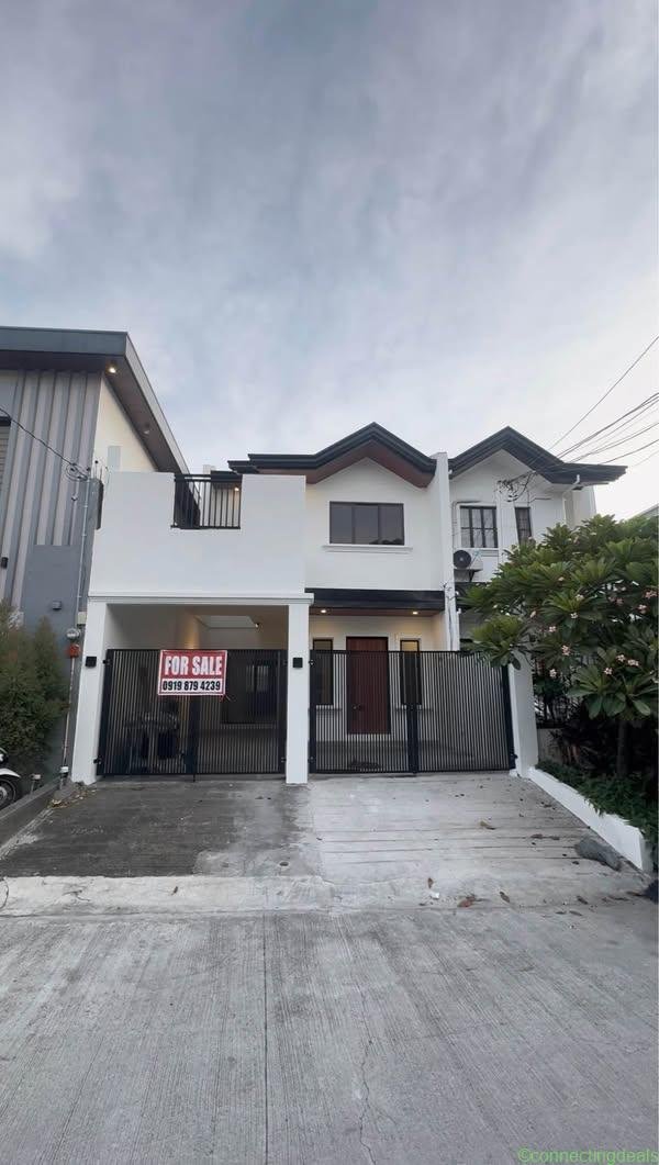 House for Sale in BF Resort Village, Las Piñas