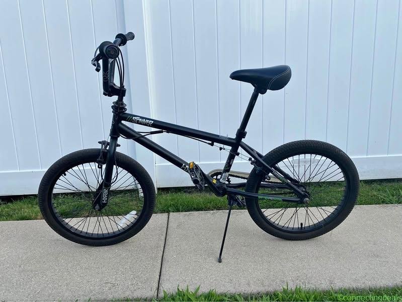 Hyper Bicycles 20″ Boy’s Spinner BMX Bike.