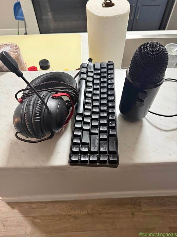 Hyper x Headset 65% Keyboard & Blue Yeti