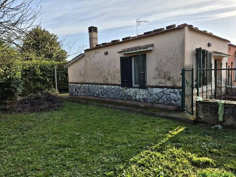 In zona urbana, tinello agricolo con piccolo