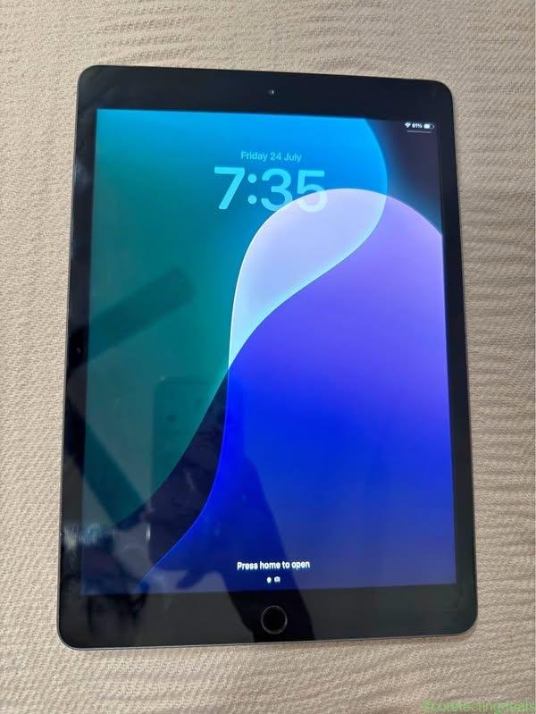 iPad 7th Gen 128GB Wi-fi + Cellular