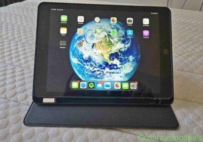 IPad 7th gen and apple pencil (free standing case in Chicago
