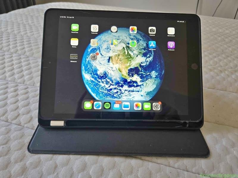 IPad 7th gen and apple pencil (free standing case