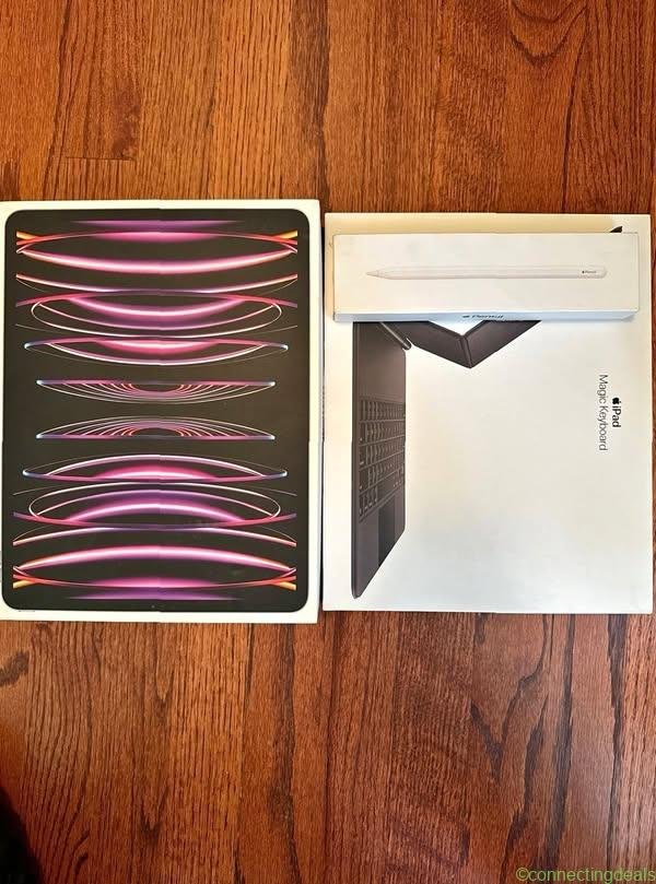 iPad Pro 12.9 6th Gen WiFi + Cellular 128GB Bundle