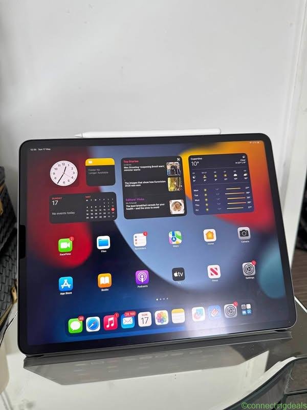 iPad Pro M1 12.9” 2021 5th Gen 128gb plus pencil