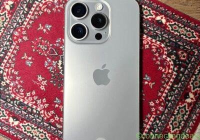 iPhone 15 Pro in Rotterdam