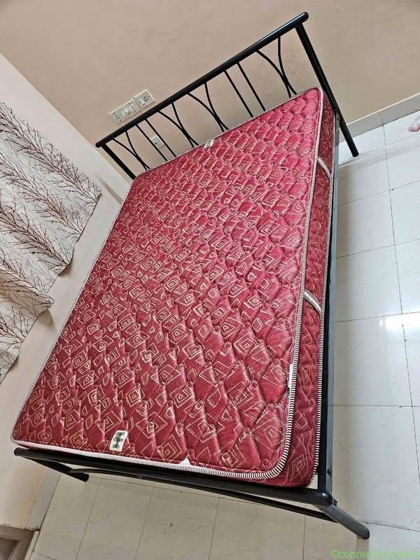 Iron cot
