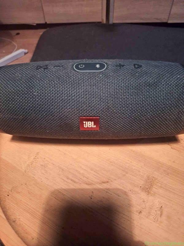 JBL charge 4 speaker