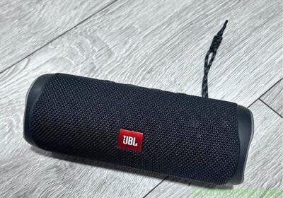 JBL FLIP5 waterproof speaker in Sydney