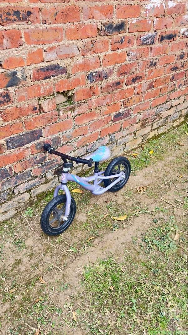 Kerb balance bike