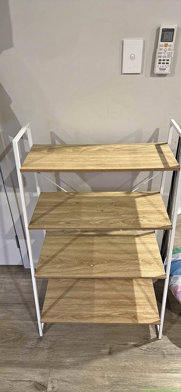 Ladder shelf