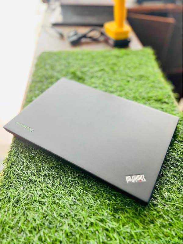 Lenovo x240 i5 4th gen 8gb RAM 500gb HDD