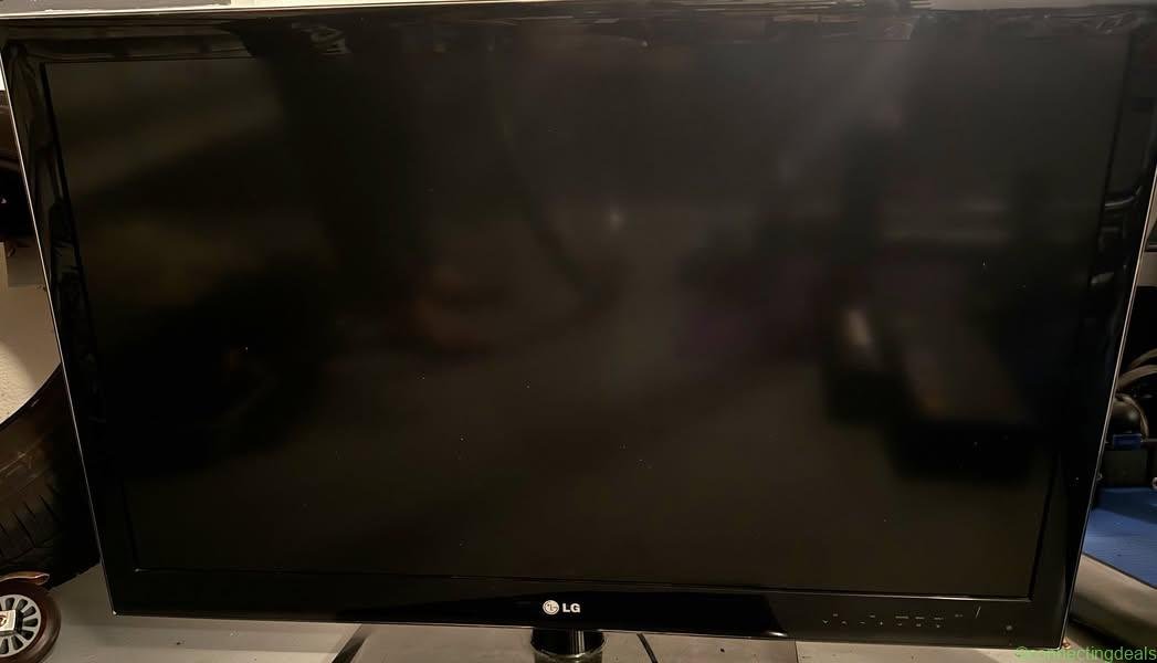 LG 42″ 1080p LED HDTV – Great Condition