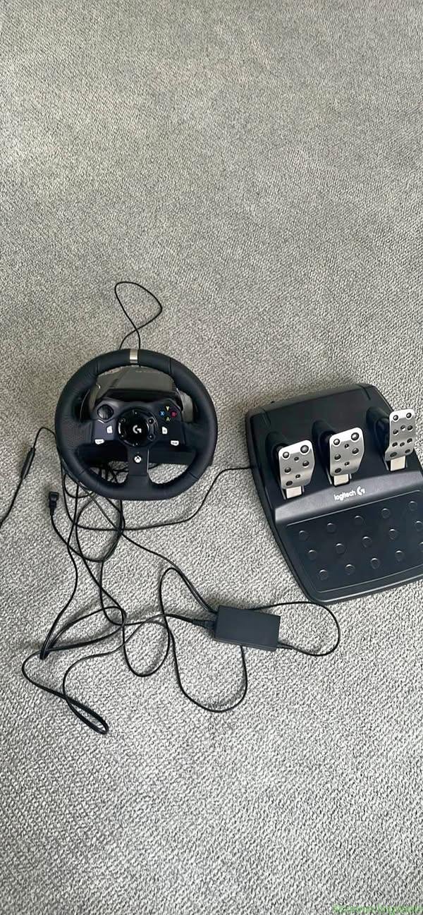 Logitech g920 wheel + pedal