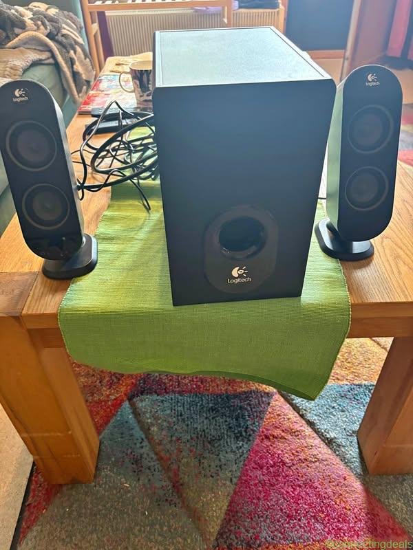 Logitech X-230 2.1 -kaiutinjärjestelmä