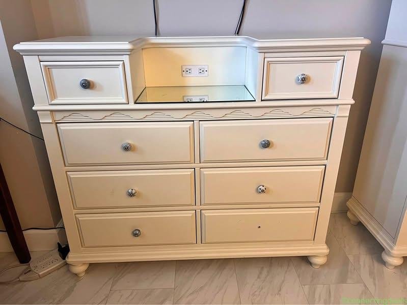 Long dresser