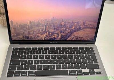 MacBook Air 2020 in Glasgow