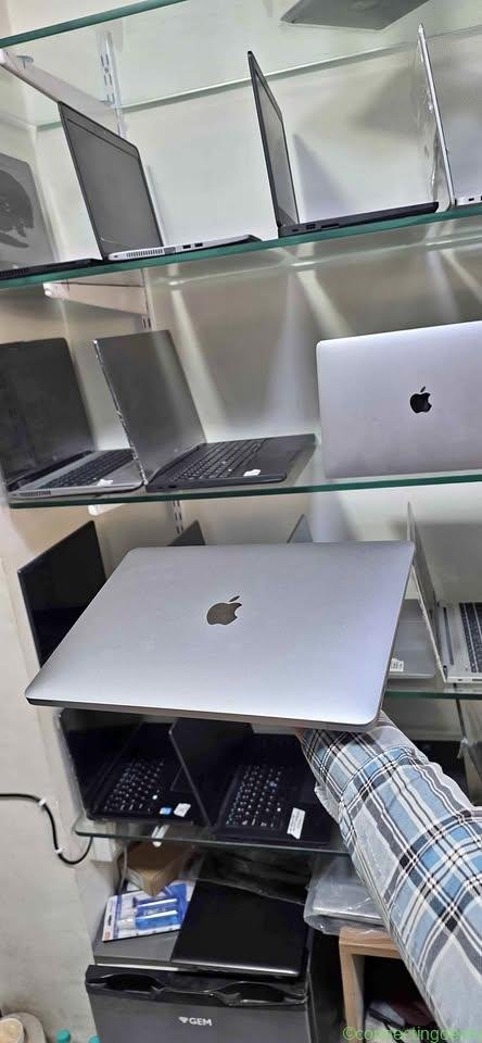 MACBOOK M1 AIR A2337
