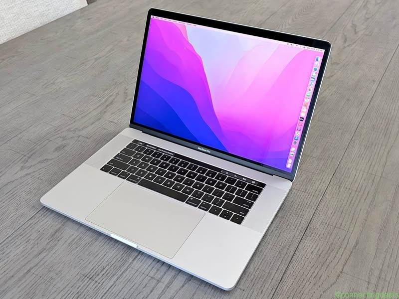 MacBook Pro (15-inch, 2016), 2TB SSD, Core i7, 16