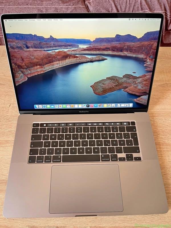 Macbook Pro 16 2019 I9 8 core 16g ram sk video