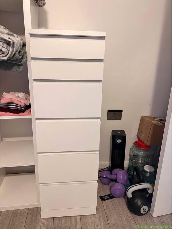 Malm white 6 chest of drawers with mirror