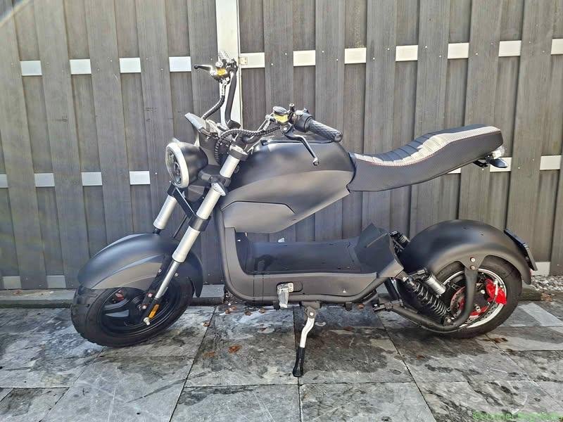 Mangosteen Feibao Scooter – Geel Kenteken