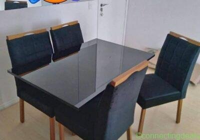 Free ad: MESA DE JANTAR COM TAMPO DE VIDRO E 4 CADEIRAS NA in Rio de Janeiro. MESA DE JANTAR COM TAMPO DE VIDRO E 4 CADEIRAS NA in Rio de Janeiro