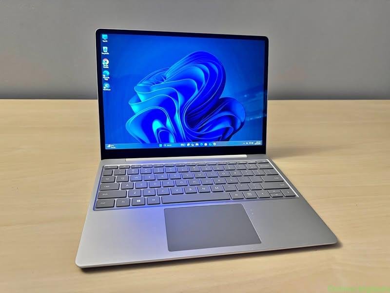 Microsoft Surface Laptop Go – Intel Core i5, 16GB