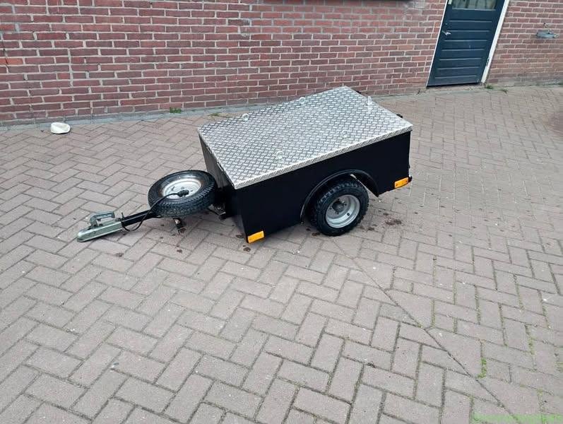 Mini / motor aanhangwagentje