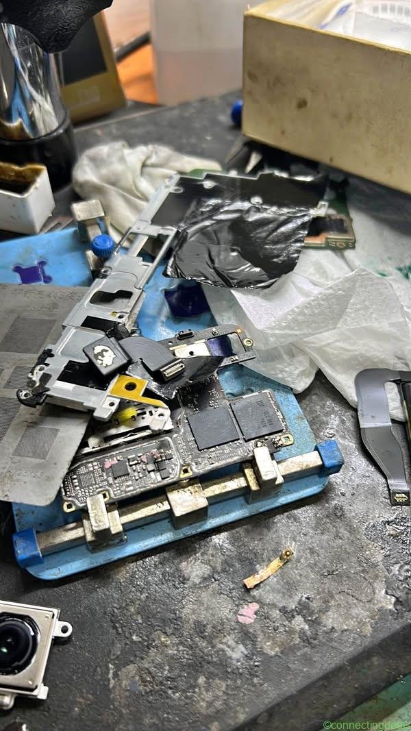 Mobile repairing technician