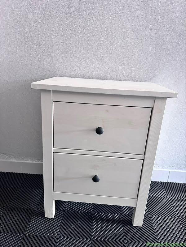 Mobiletto bianco Ikea