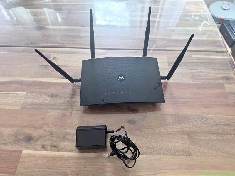 Motorola MR2600 Gigabit WiFi Router