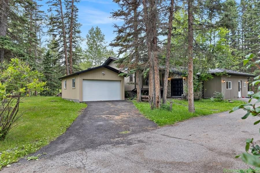NEW LISTING IN REDWOOD MEADOWS
