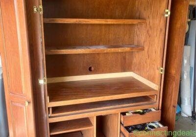Free ad: Oak Cabinet Desk in Indianapolis. Oak Cabinet Desk in Indianapolis