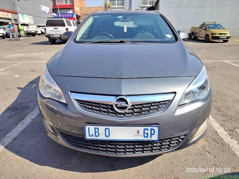 Opel Astra J. 1.4 turbo, grey 2011 model