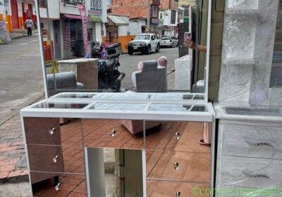 Free ad: Peinadores Vanitys Hollywoods in Bogotá. Peinadores Vanitys Hollywoods in Bogotá