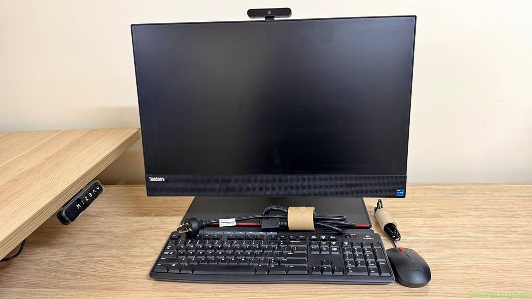 PENDING PICK UP Lenovo ThinkCentre AIO M90A Gen3