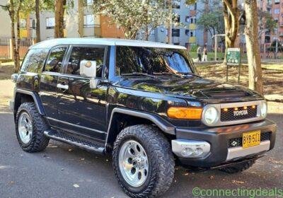Permuto Toyota FJ Cruiser 4x4 in Bogotá