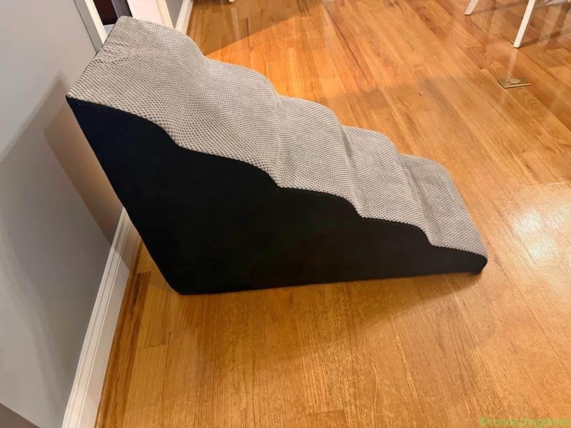 Pet stairs / steps