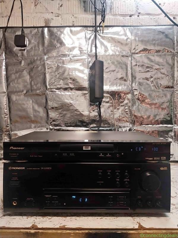 Pioneer-Verstärker mit DVD-Player und zwei