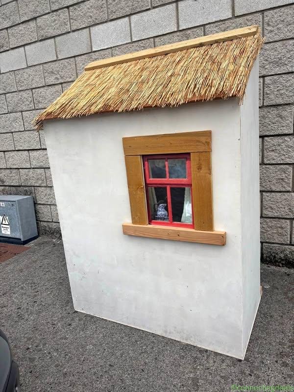 Playhouse/ stage prop