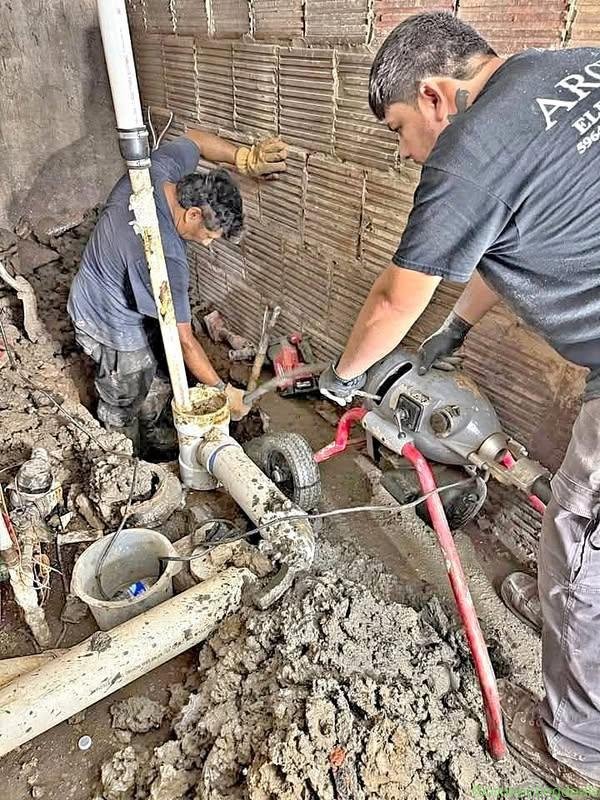 PLuMBer, PLUMBING and pLuMBer SeRvicE