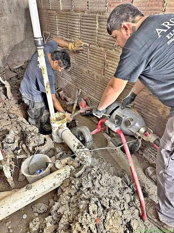 PLuMBer,PLUMBING and pLuMBer SeRvicE